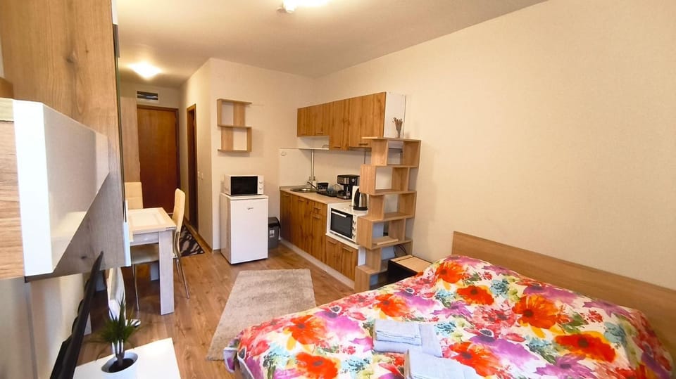 Bed, Bedroom, microwave, oven