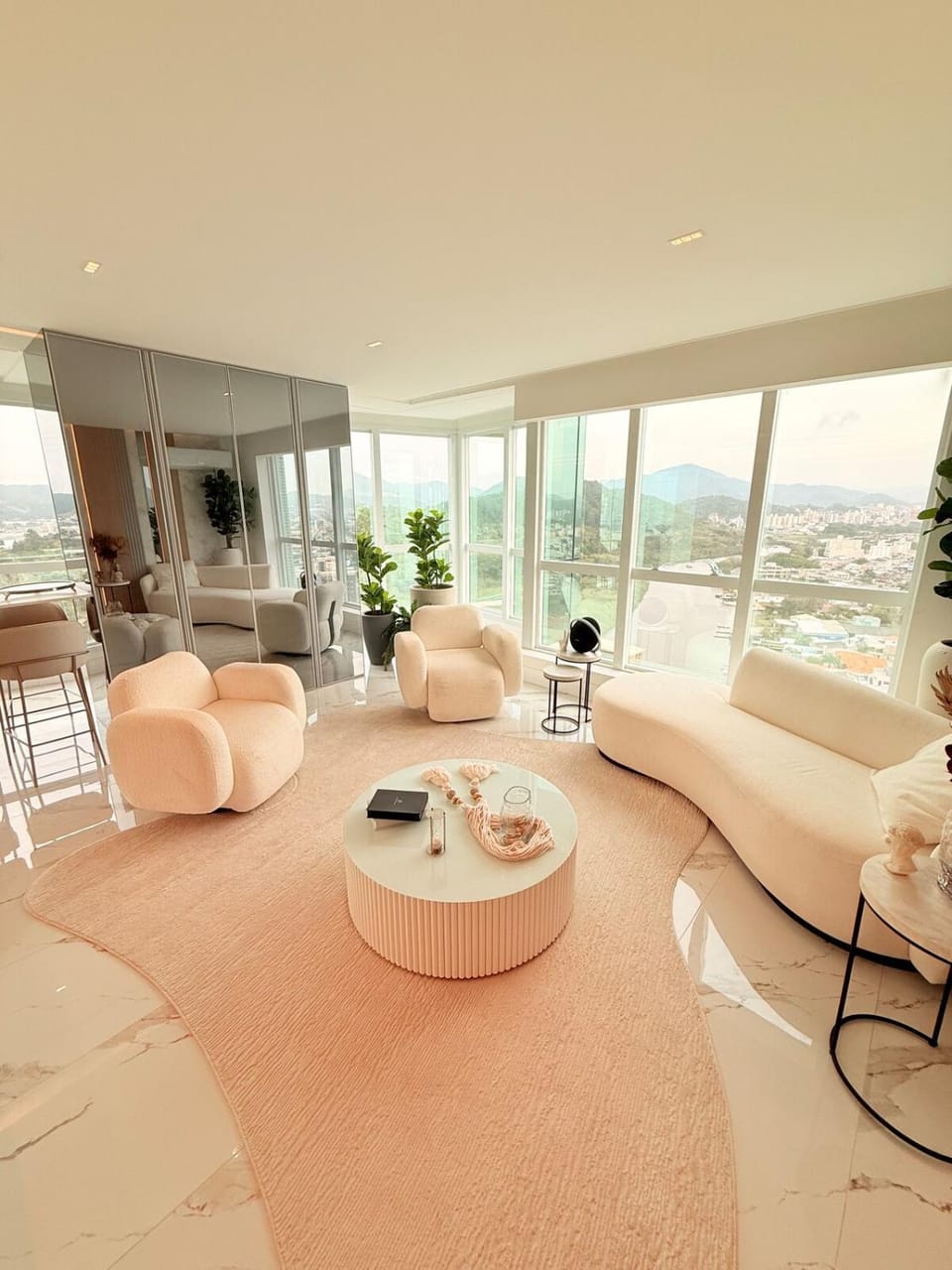 Luxury with Spa at Marina Beach Towers Apartment in Camboriú