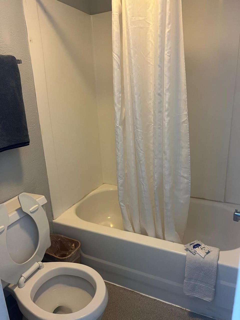 Queen Bed Hotel Room 224 Apartment in Amarillo