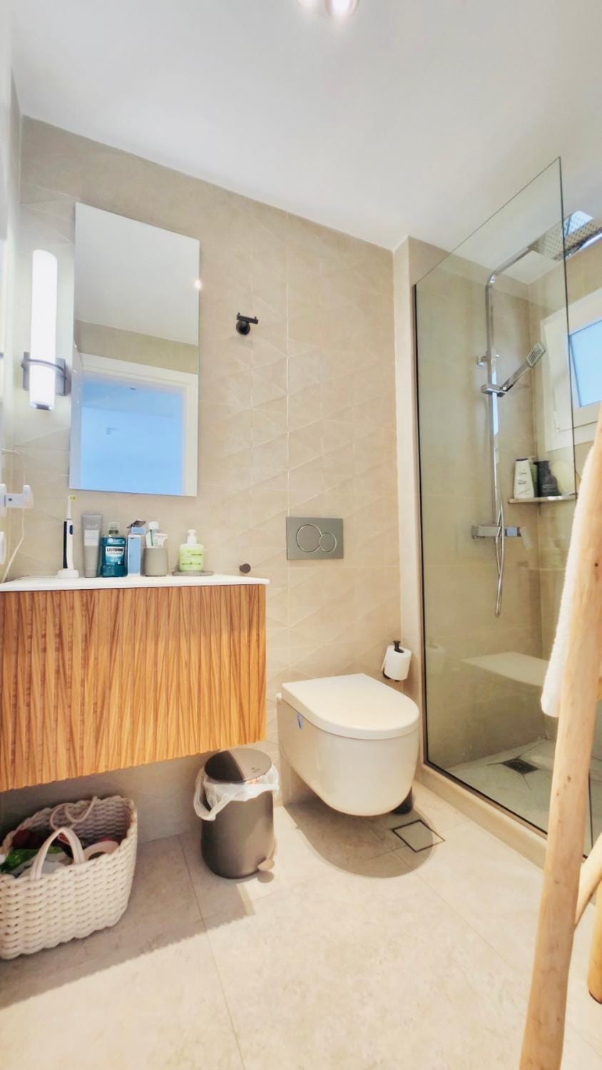 Shower, Toilet, Bathroom, acessibility