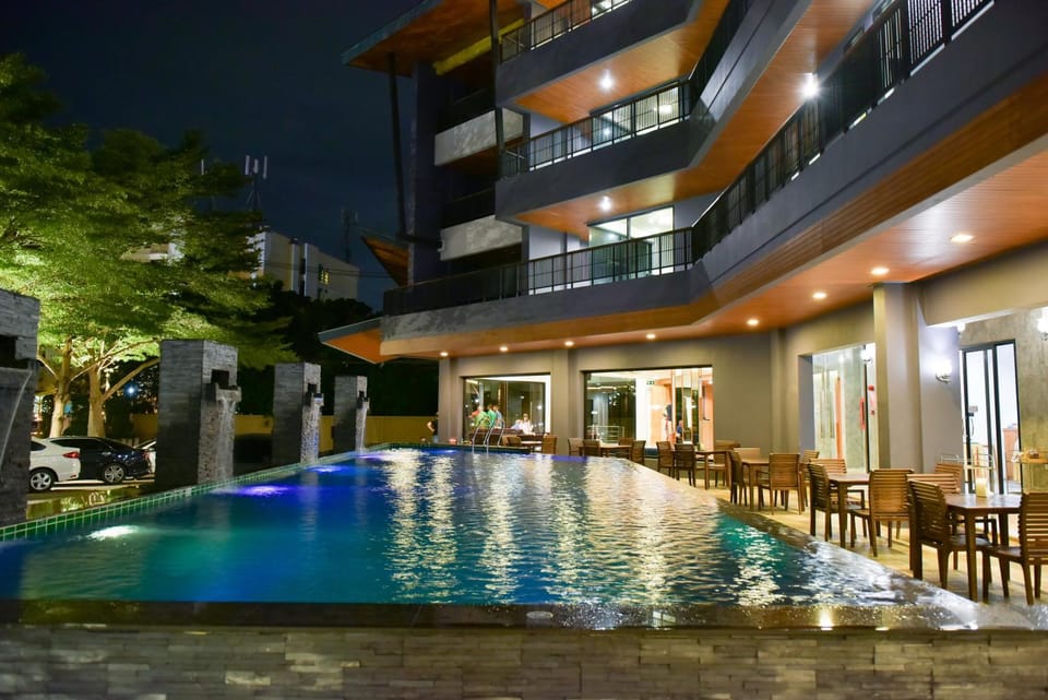 Pool view, Swimming pool