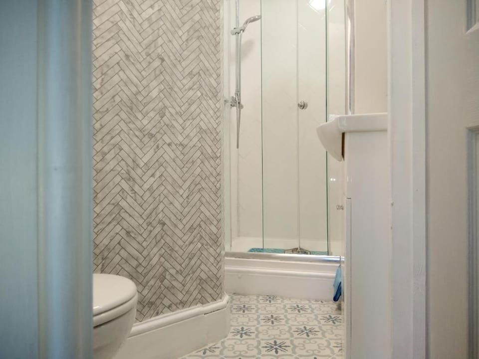 Semi Rural 3 Bed, loads of space House in Wales