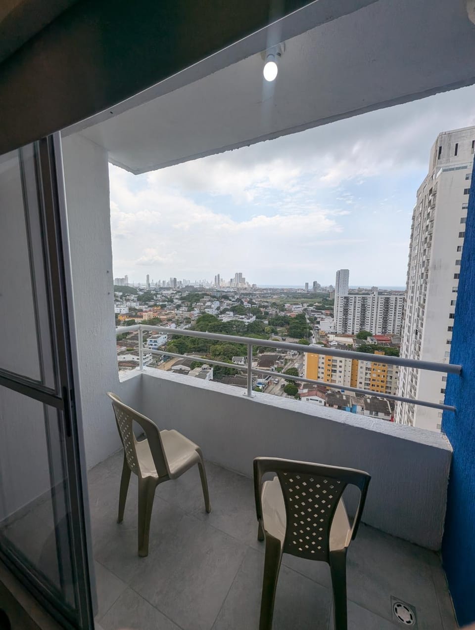 View (from property/room), Balcony/Terrace, City view