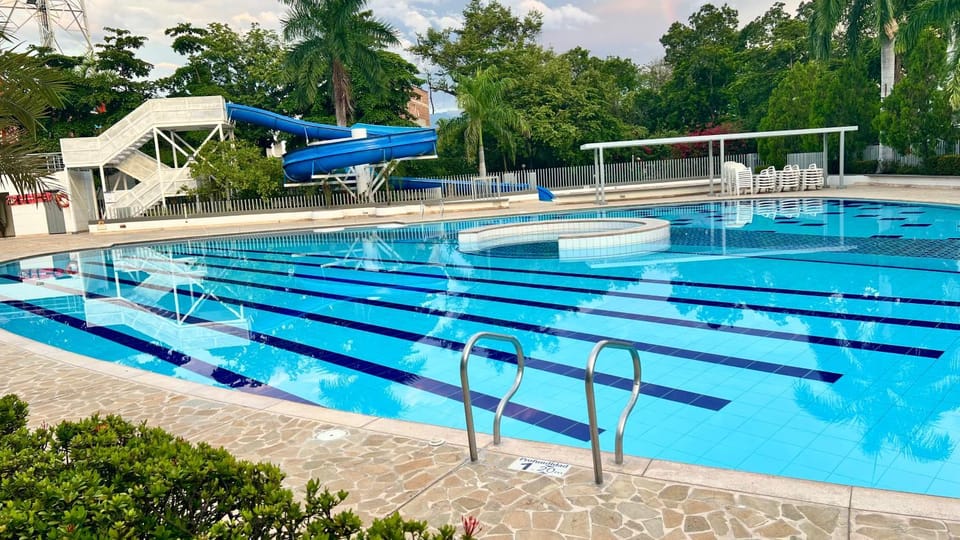 Hermoso Apartasol, cerca al Parque Principal, Piscinas, Aire acondicionado Apartment in Santa Fe de Antioquia