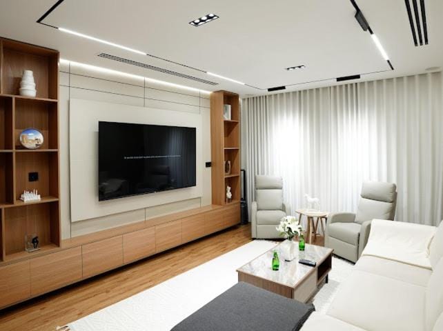 TV and multimedia, Living room, Seating area, Evening entertainment