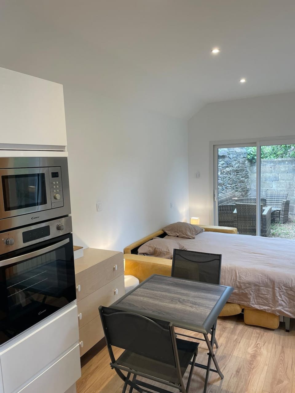 Small Cocoon Studio For 2 Pink Granite Coast Apartment in Lannion