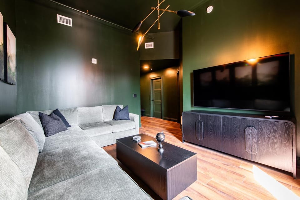 Hollyhock Suite 505 Apartment in Jefferson County