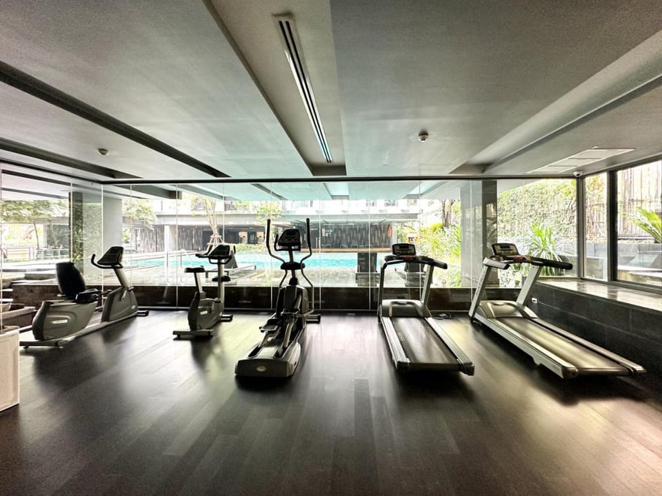 Expansive Luxury 2BR - Ultra Fast Wifi - Phrom Phong House in Bangkok