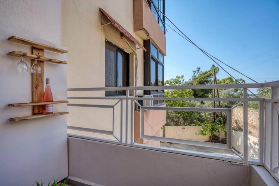 Property building, Day, View (from property/room), Balcony/Terrace