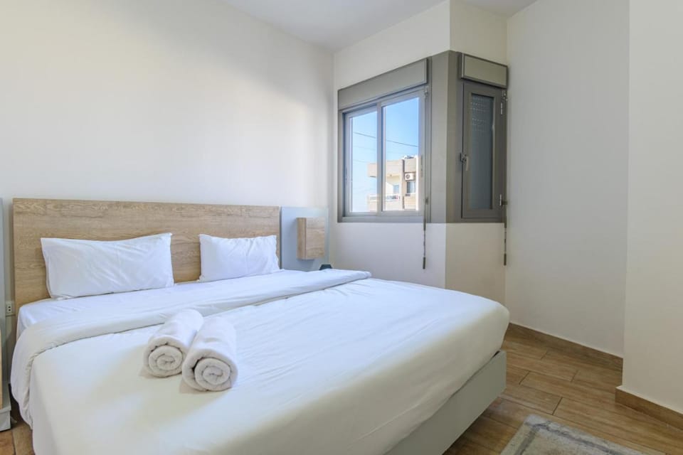 Bed, Photo of the whole room, Bedroom, towels, air conditioner