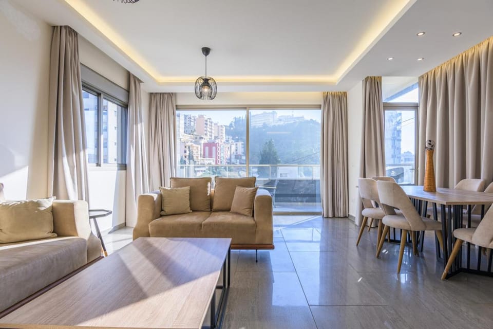 View (from property/room), Balcony/Terrace, Living room, Seating area, Dining area
