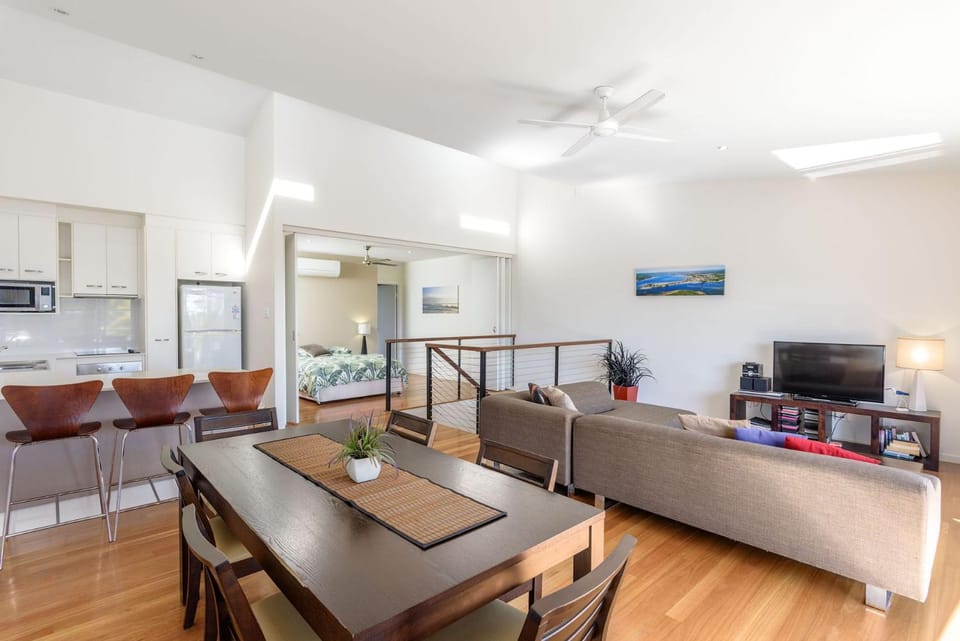 Rainbow Surf 4 - Rainbow Beach. Close to beach Apartment in Rainbow Beach