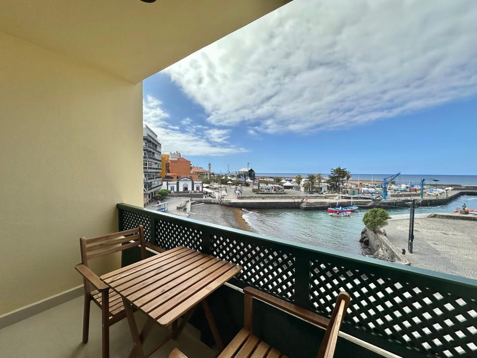 Natural landscape, Balcony/Terrace, Sea view