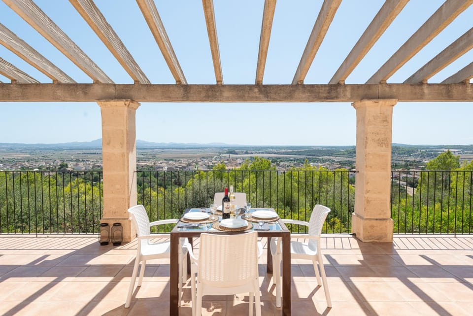 Natural landscape, Balcony/Terrace, Dining area