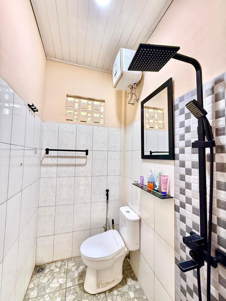 Shower, Toilet, Bathroom