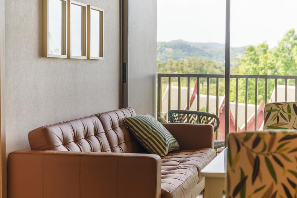 View (from property/room), Living room, Mountain view