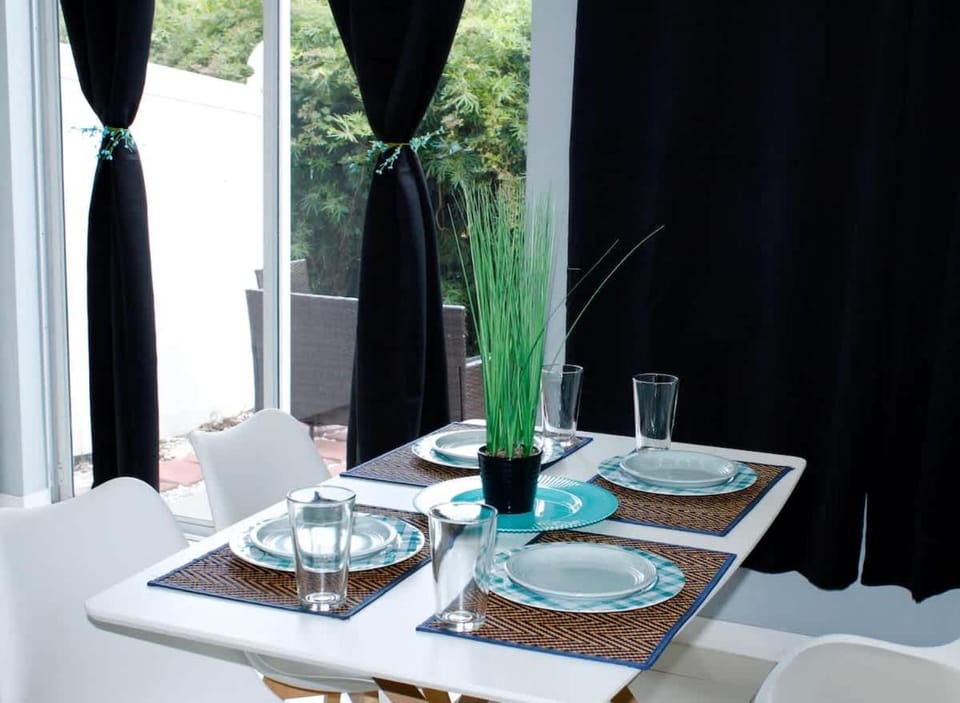 Food and drinks, Dining area