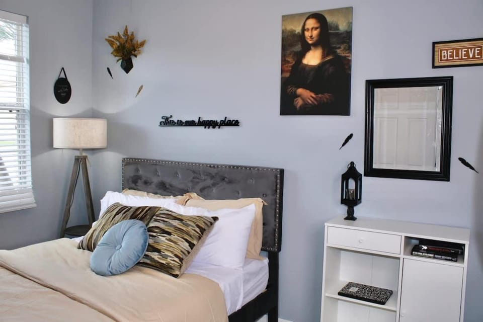 Bed, Photo of the whole room, Bedroom