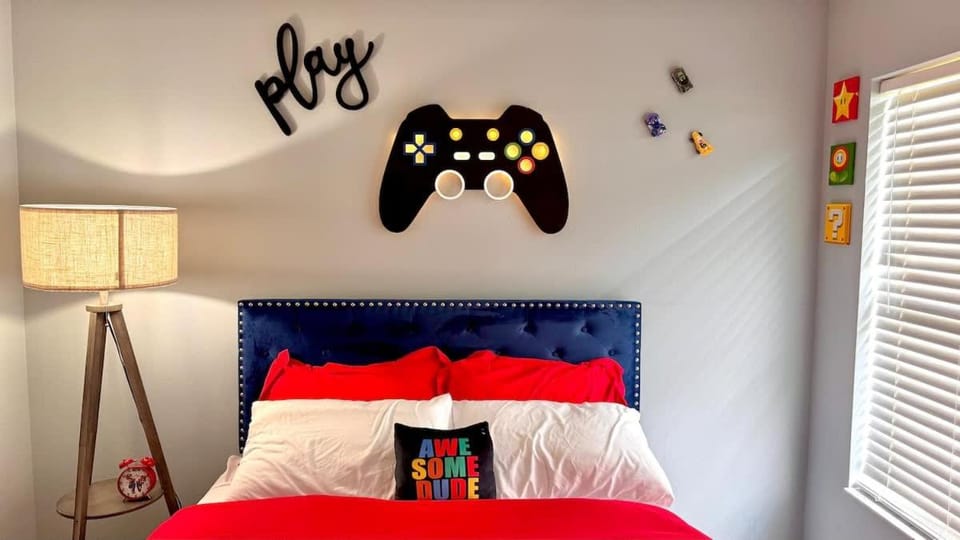 Bed, Bedroom