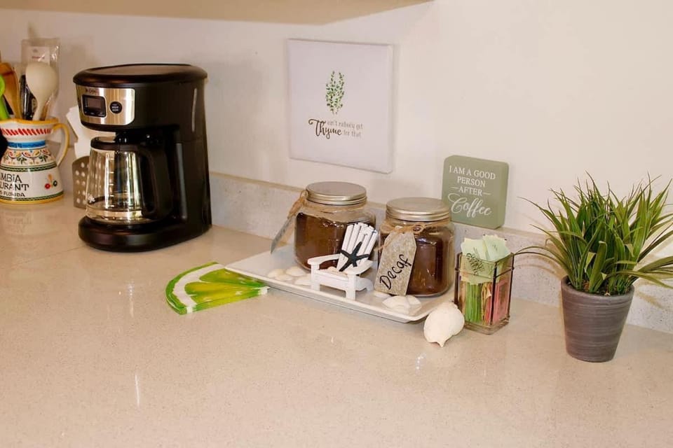 Coffee/tea facilities, Kitchen or kitchenette