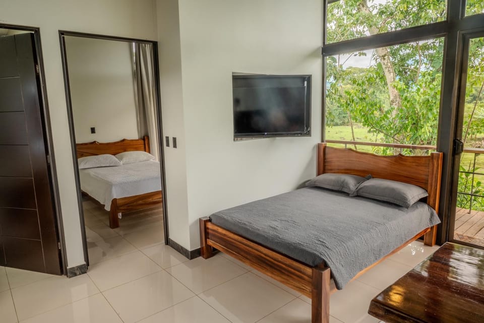 Tree of Heaven Lodge Apartment in San José Province