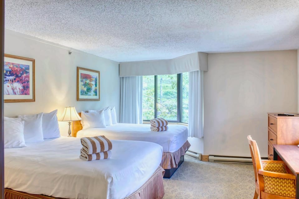 1 Bedroom Condo Perfect Location #303 with Pool and Hot Tub House in Colorado