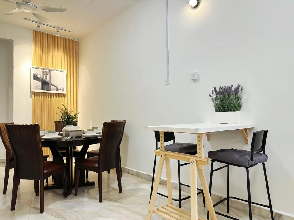 Living room, Dining area, air conditioner