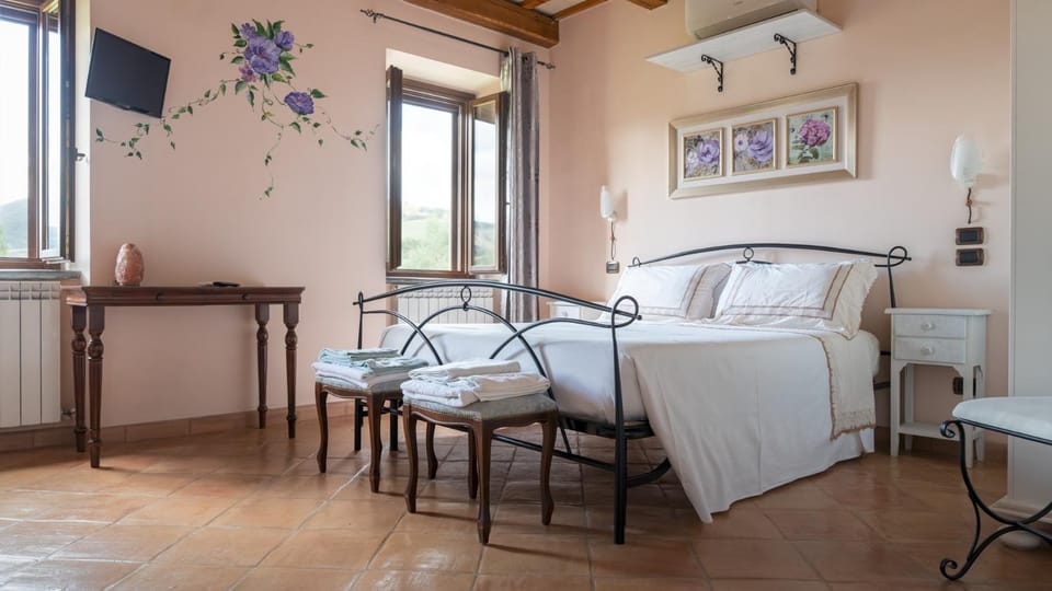 View (from property/room), Photo of the whole room, Bedroom