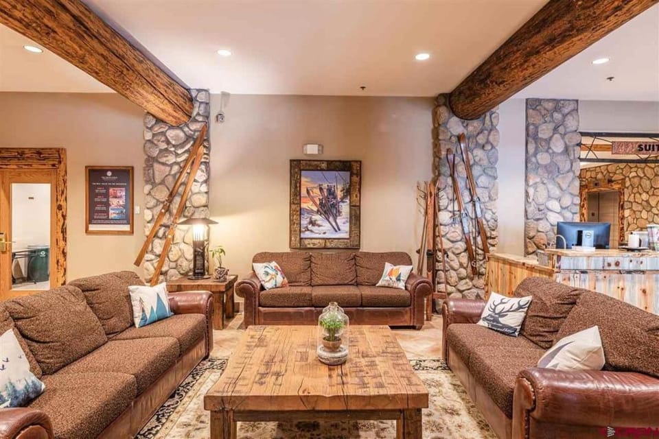 Corner King Room with Pool Hot Tub Close to Slopes House in Colorado