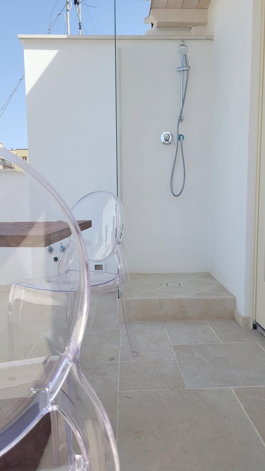 Shower, Day, Solarium, Balcony/Terrace, Balcony/Terrace