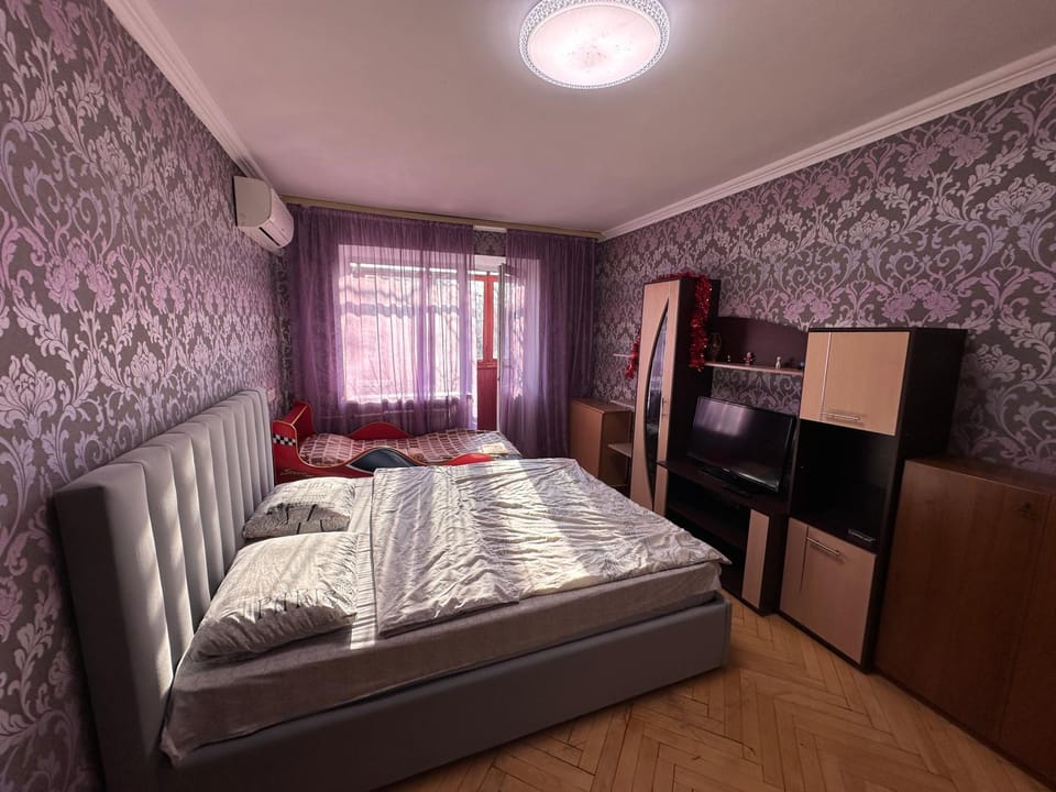1 bedroom Exhibition center Apartment in Kiev City - Kyiv