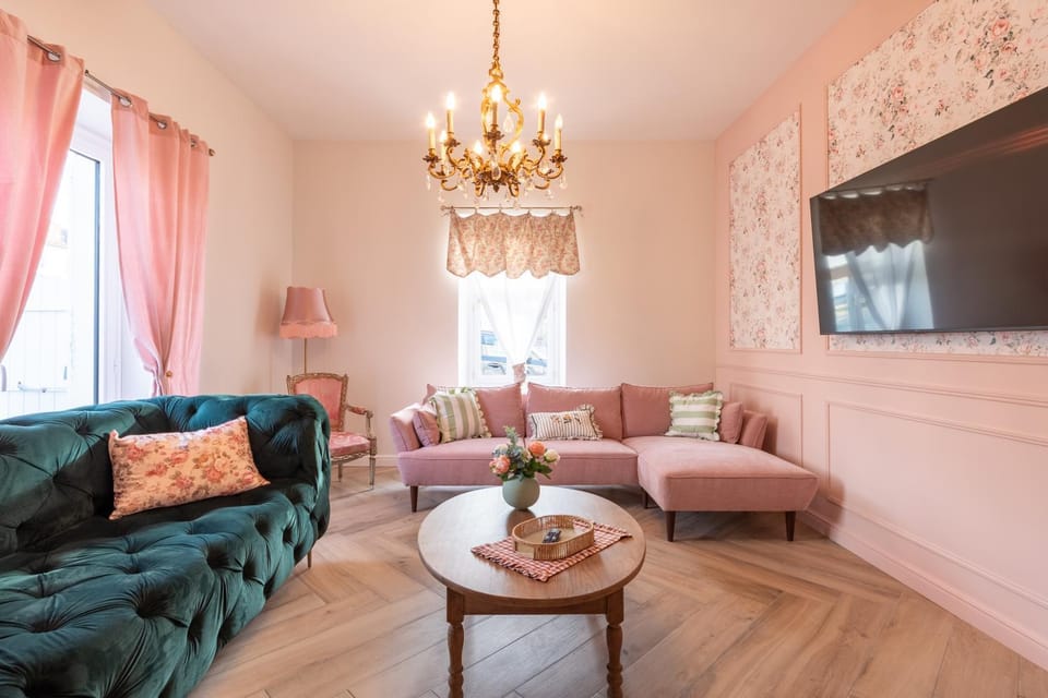 Communal lounge/ TV room, TV and multimedia, Living room, Seating area
