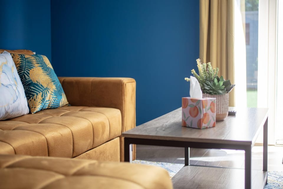 Cozy Central Gloucester 3 Bed with Free Parking House in Gloucester