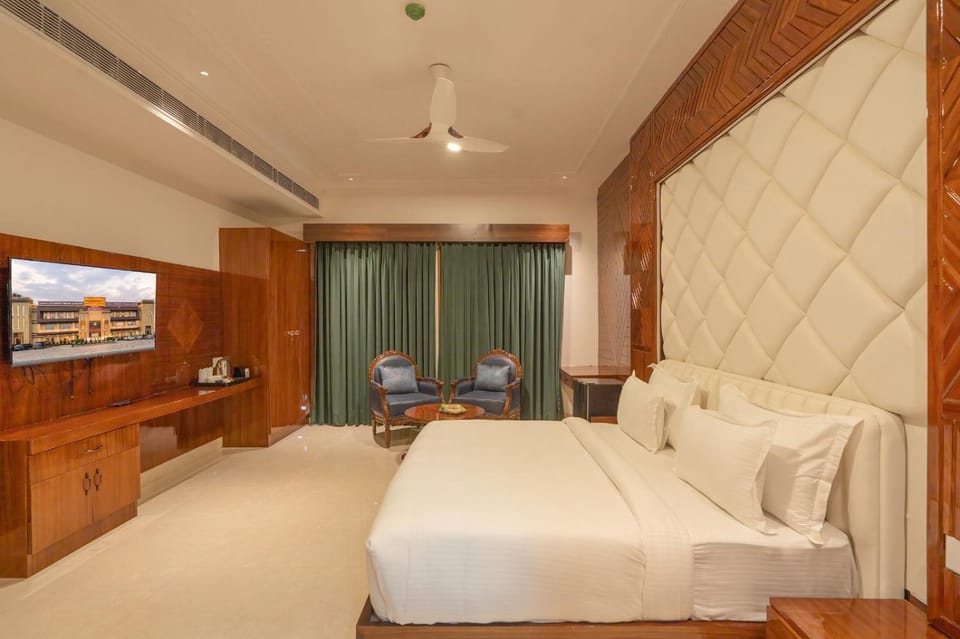 TV and multimedia, Photo of the whole room, Bedroom