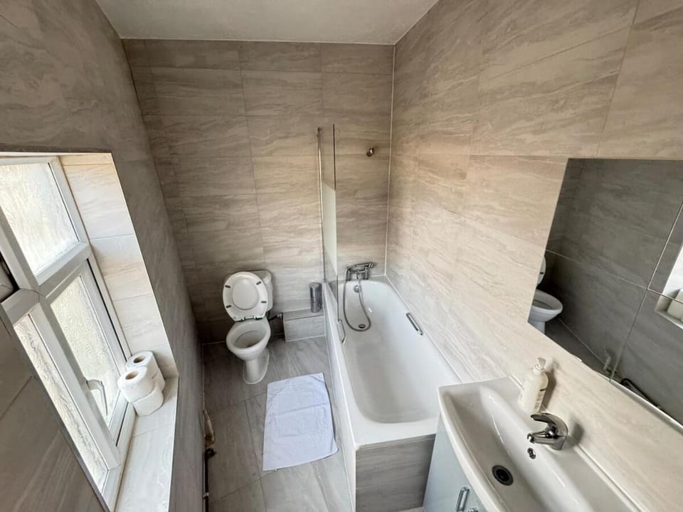 Shower, Toilet, Bathroom, Bath