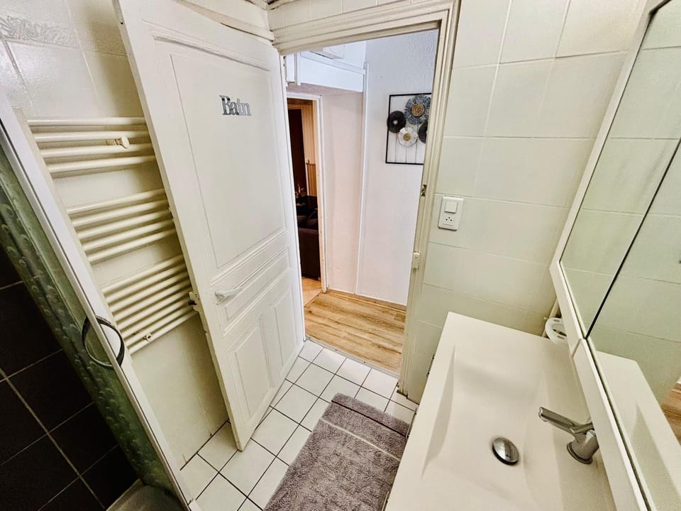 Shower, Bathroom