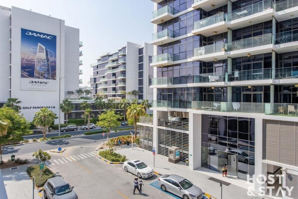 Modern Studio in Loreto 1A, Damac Hills Apartment in Dubai