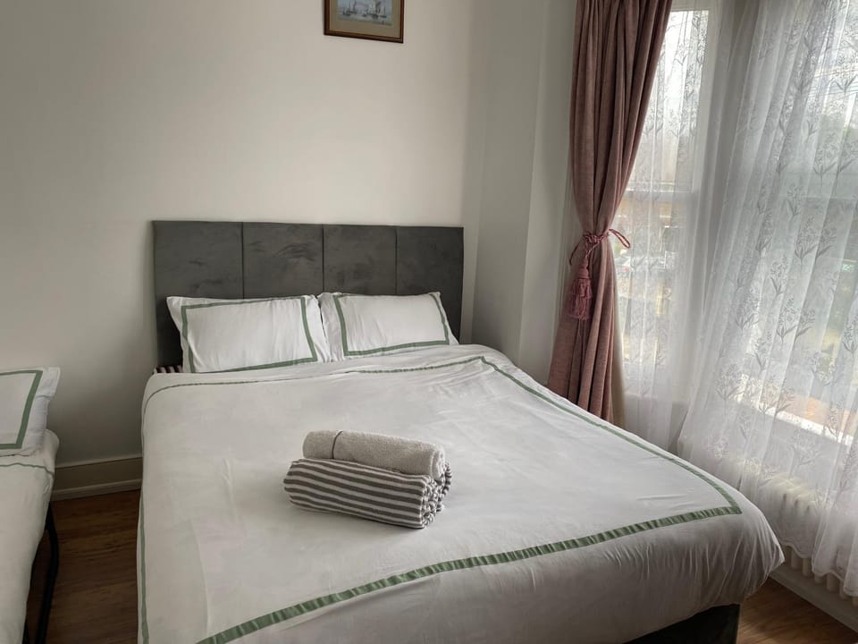 luxury guest house Bed and Breakfast in London