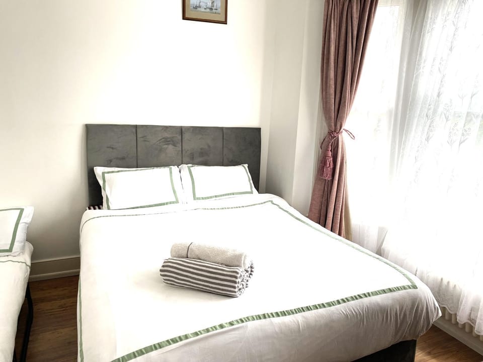 luxury guest house Bed and Breakfast in London