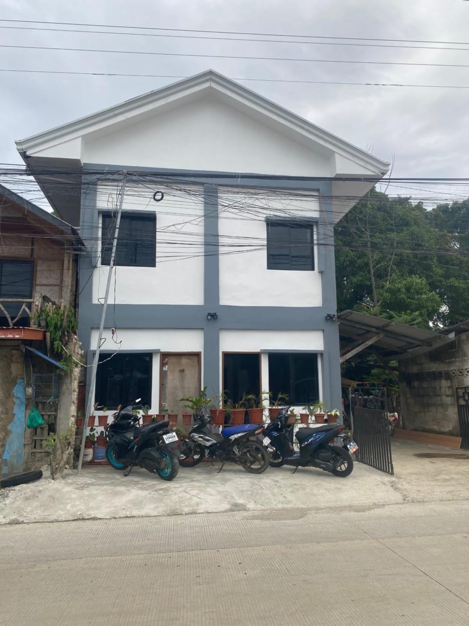 Property building, Day, Neighbourhood, Street view