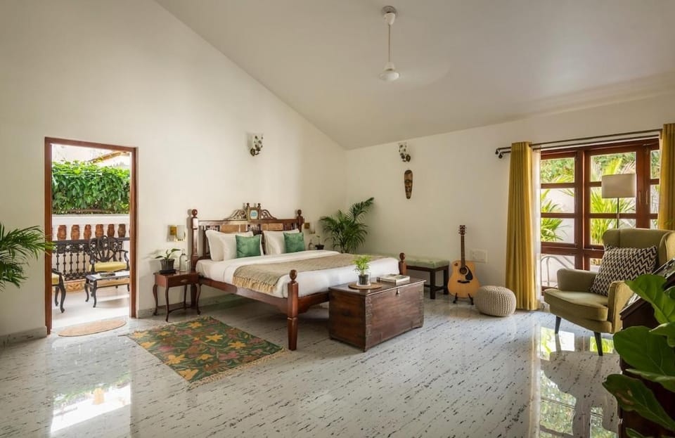 Photo of the whole room, Bedroom