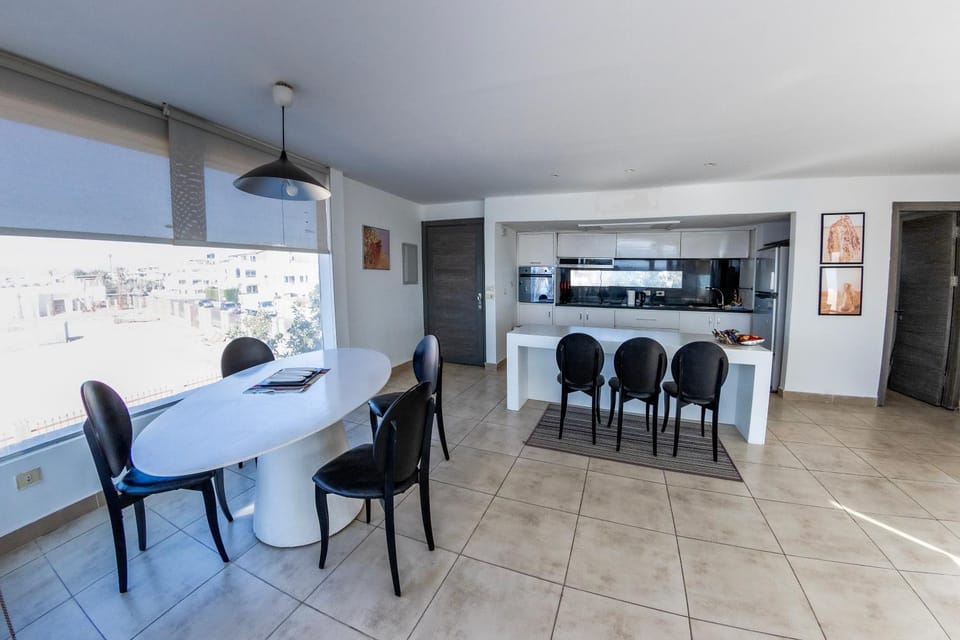 Kitchen or kitchenette, Living room, Dining area