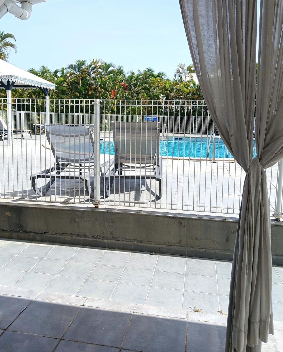 Property building, Swimming pool, Swimming pool