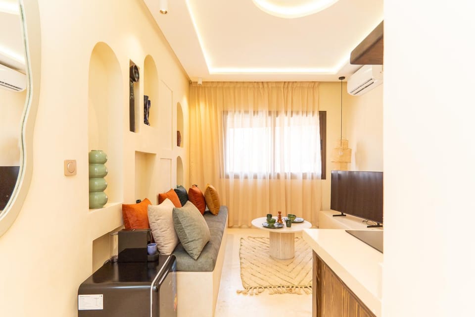 Communal lounge/ TV room, TV and multimedia, Seating area, Evening entertainment, air conditioner