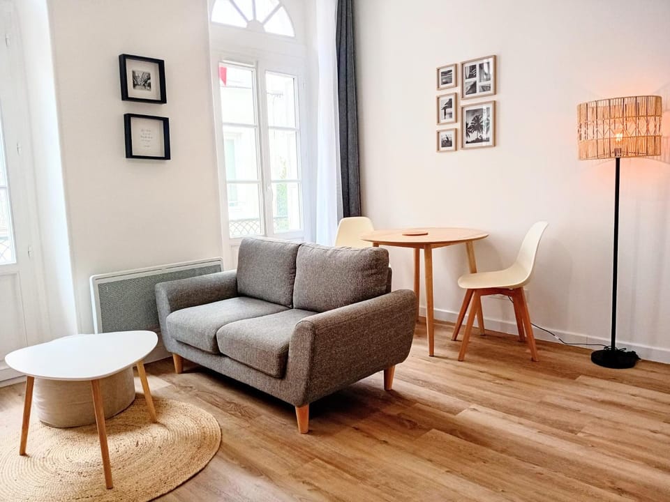 Communal lounge/ TV room, Living room, Seating area
