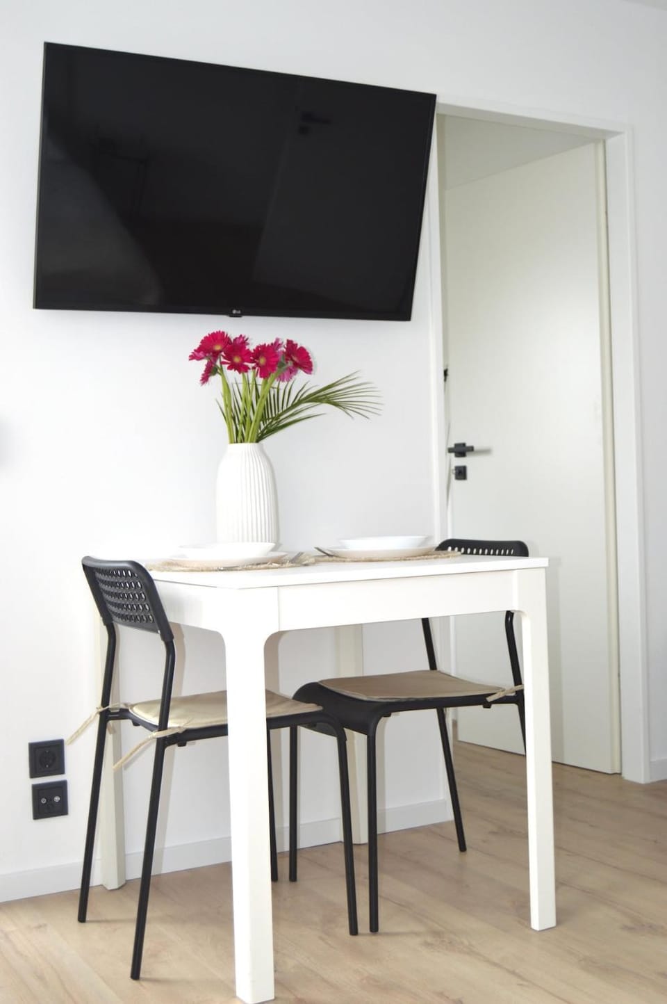 TV and multimedia, Dining area