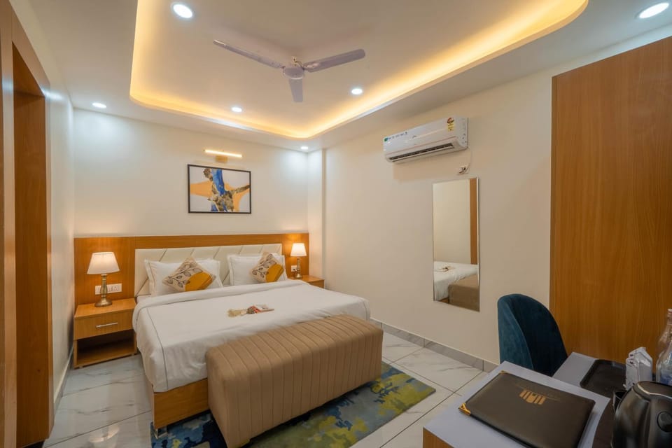Bed, Photo of the whole room, Bedroom