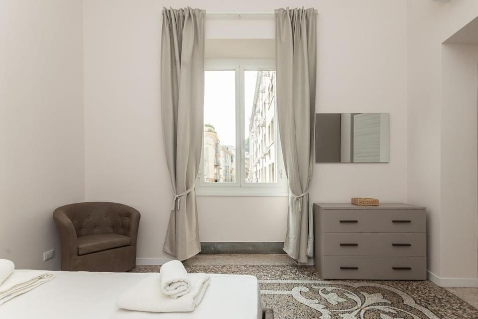 Rosa House free WiFi, AC Apartment in Genoa