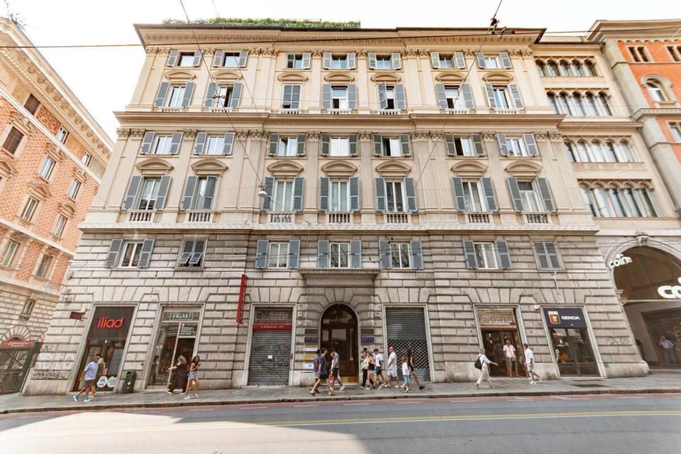 Rosa House free WiFi, AC Apartment in Genoa