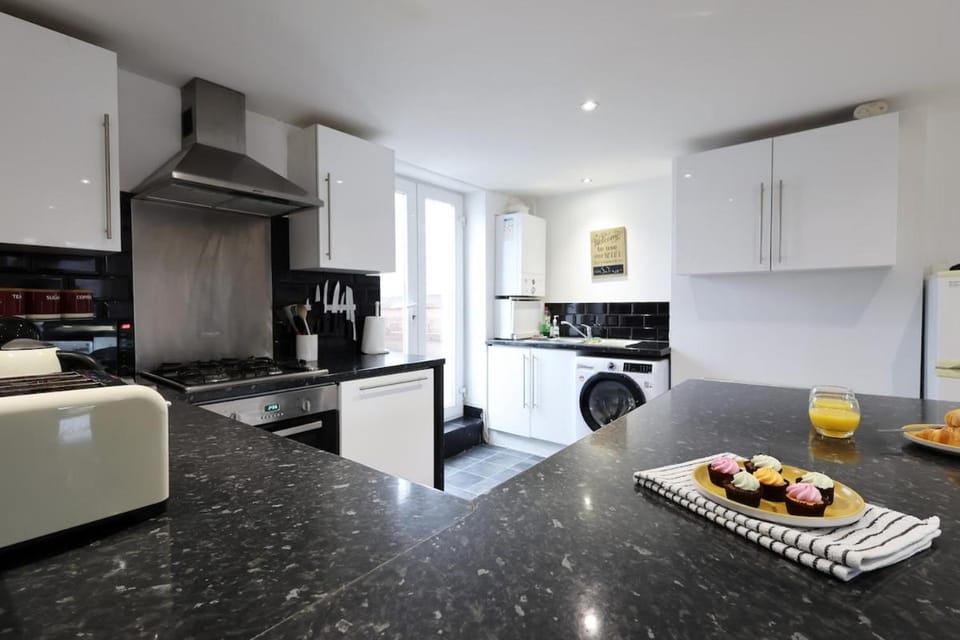 Stylish city centre apartment with Free parking & WiFI Apartment in Cardiff
